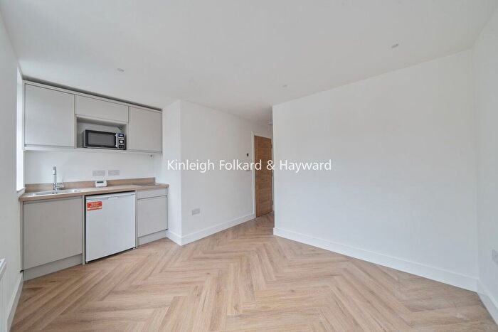Studio To Rent In Ellesmere Road, Chiswick, London, W4