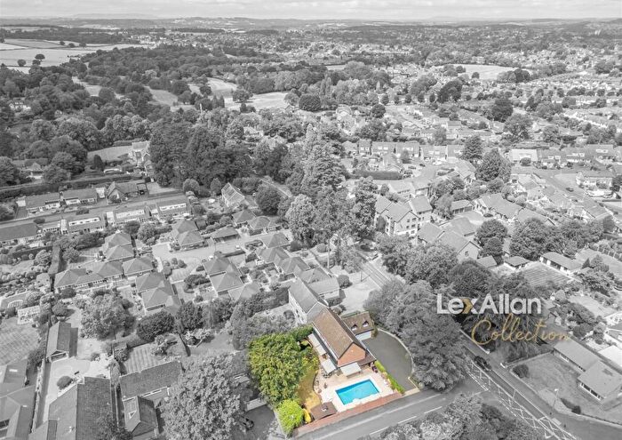 3 Bedroom Detached House For Sale In Redlake Road, Stourbridge, DY9