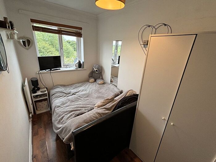 3 Bedroom End Of Terrace House For Sale In New Bridge Road, Glen Parva, Leicester, Leicestershire., LE2