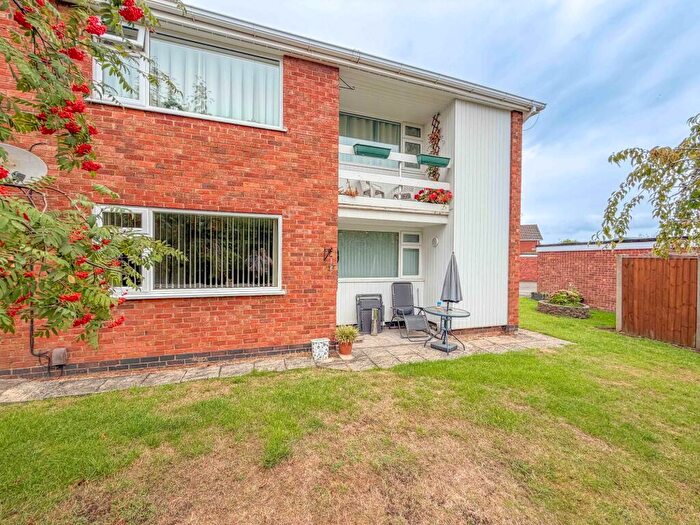2 Bedroom Flat For Sale In Coniston Way, Nuneaton, CV11