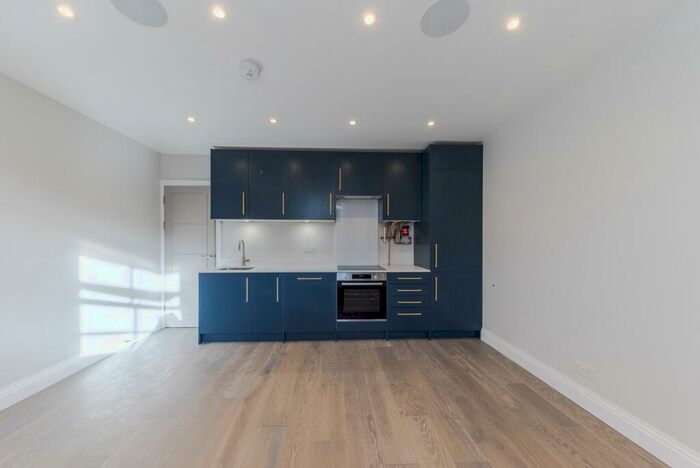 2 Bedroom Flat To Rent In Malvern Road, Maida Vale, NW6