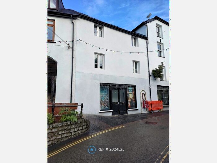 2 Bedroom Flat To Rent In Fore Street, Calstock, PL18