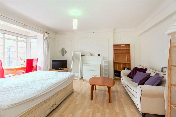 Flat To Rent In Rossmore Court, Park Road, London, NW1