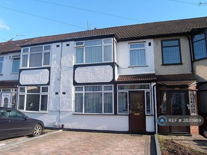 3 Bedroom Terraced House To Rent In Amery Gardens, Romford, RM2