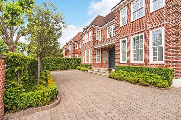 7 Bedroom Detached House For Sale In Hocroft Road, London, NW2