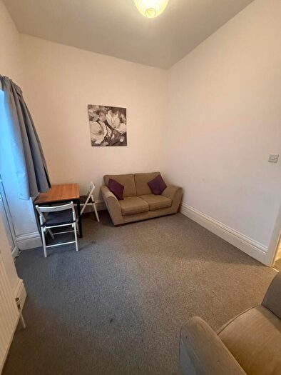 1 Bedroom Flat To Rent In Norfolk Road, Seven Kings, Ilford, Redbridge, IG3