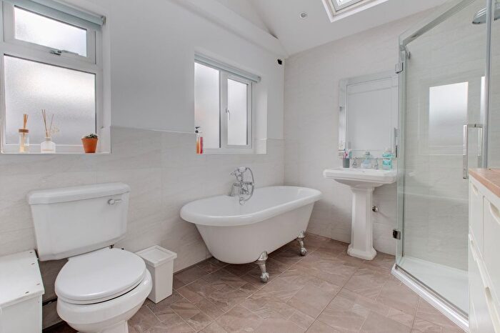 4 Bedroom Detached House For Sale In Neville Avenue, Kidderminster, Worcestershire, DY11