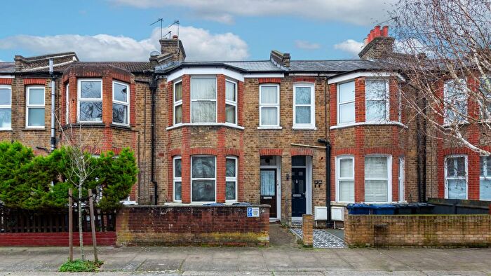 1 Bedroom Flat For Sale In Shirley Gardens, London, W7