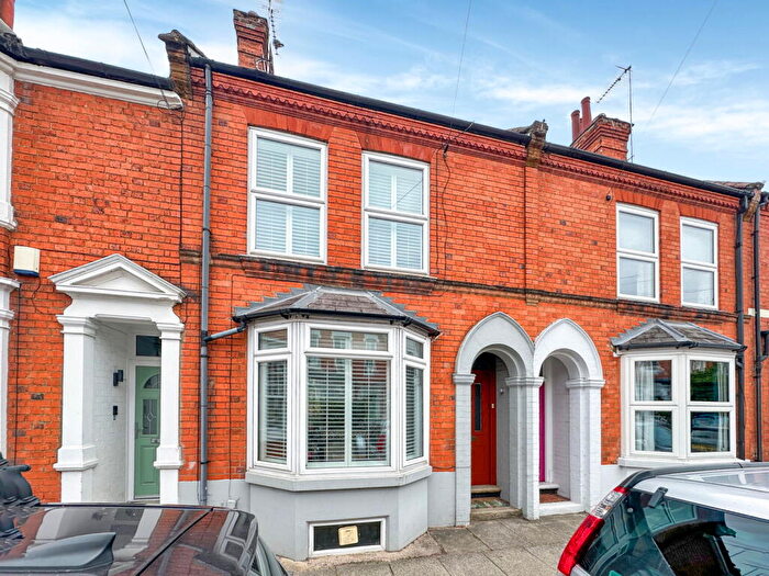 3 Bedroom Terraced House For Sale In Holly Road, Abington, NN1