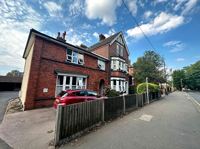 1 Bedroom Flat To Rent In Highland Avenue, Brentwood, CM15