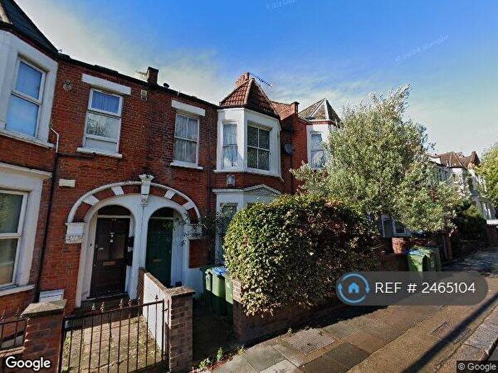 2 Bedroom Flat To Rent In Hillreach, London, SE18