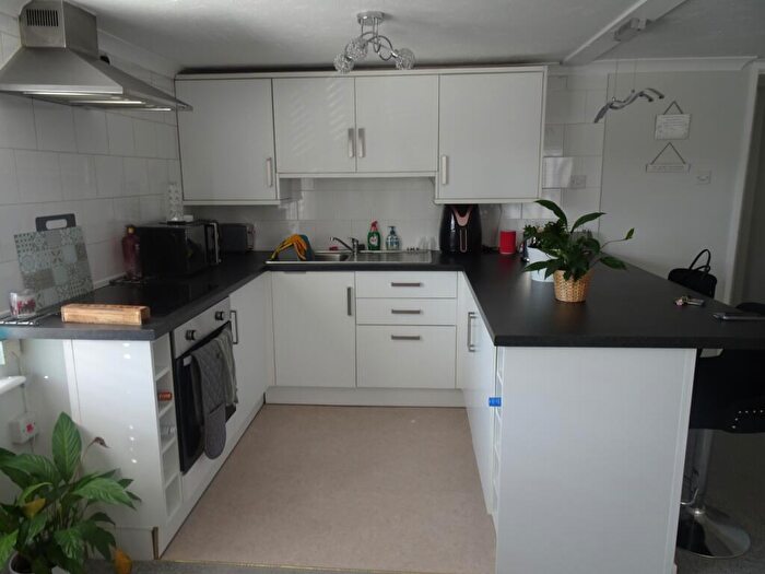 1 Bedroom Flat To Rent In Gooseberry Lane, Ringwood, Hampshire, BH24