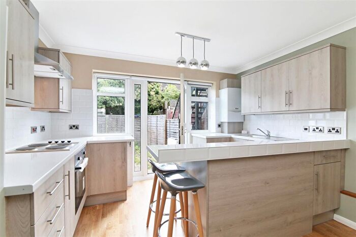 2 Bedroom Flat To Rent In Stanley Road, Morden, SM4