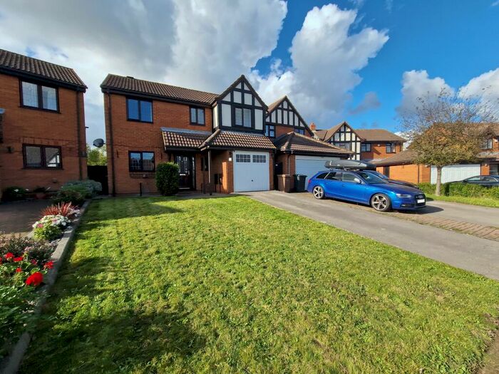 4 Bedroom House To Rent In Warminster Close, Luton, LU2