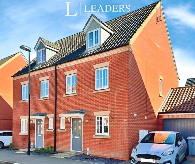 3 Bedroom Semi-Detached House To Rent In Aintree Way, Bourne, PE10