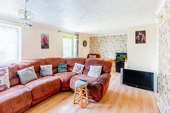 3 Bedroom Terraced House For Sale In Minerva Way, Wellingborough, NN8