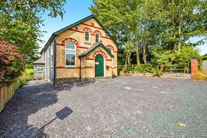 3 Bedroom Semi-Detached House For Sale In Pant-Y-Dwr, Rhayader, LD6