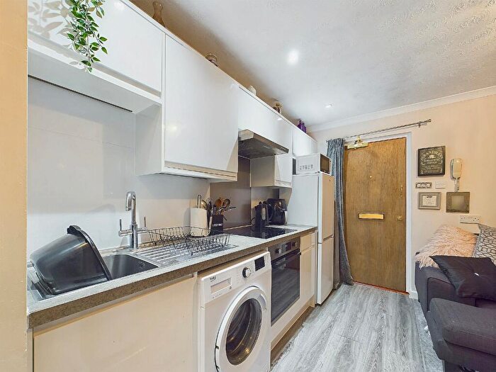 1 Bedroom Flat To Rent In Kirkland Close, Sidcup, Kent, DA15
