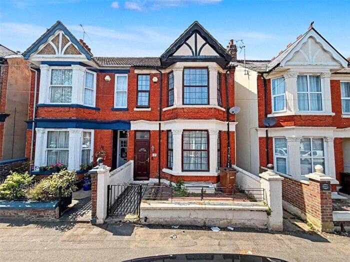 4 Bedroom Semi-Detached House For Sale In Cleave Road, Gillingham, Kent, ME7