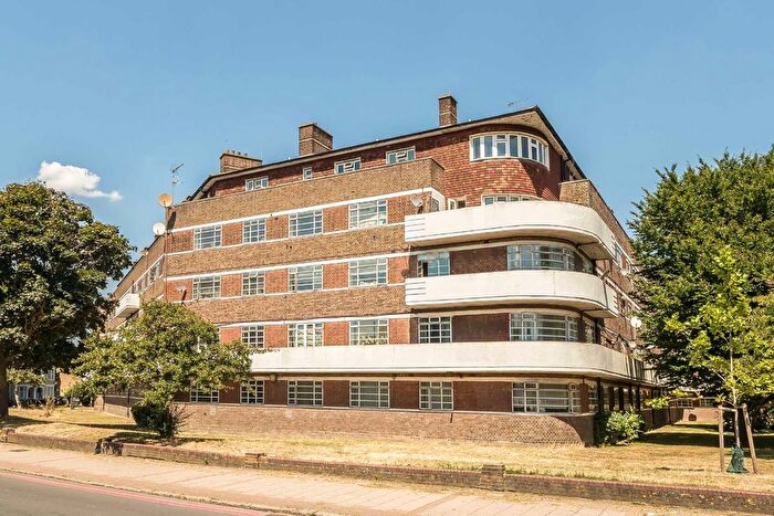 1 Bedroom Flat To Rent In Oaklands Estate, Clapham, SW4