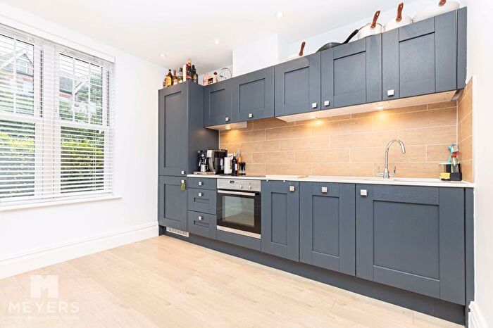 1 Bedroom Flat For Sale In Exton Gardens, , Knyveton Road, BH1