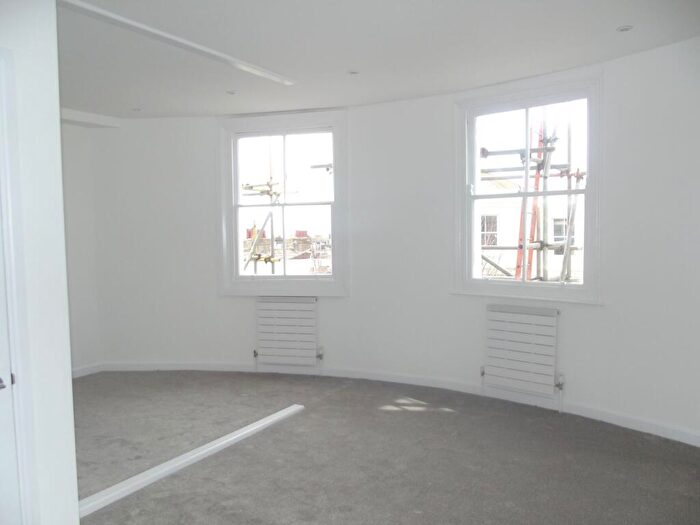 1 Bedroom Flat To Rent In Brunswick Road, Hove, BN3