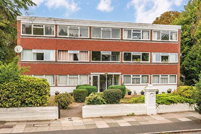 2 Bedroom Flat For Sale In Wellesley Road, Strawberry Hill, TW2