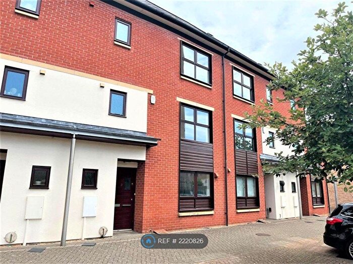 4 Bedroom Terraced House To Rent In Tower Square, Northampton, NN5