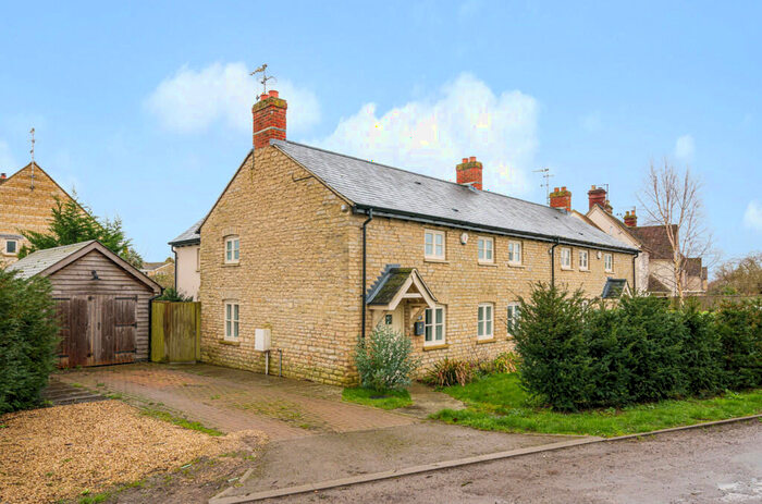 3 Bedroom Semi-Detached House For Sale In Ham Lane, Aston, Oxfordshire, OX18
