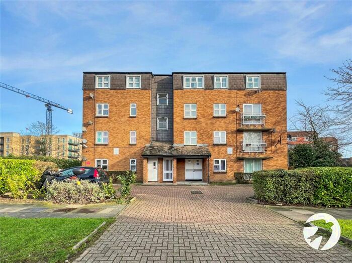 2 Bedroom Flat To Rent In Garrick Drive, London, SE28
