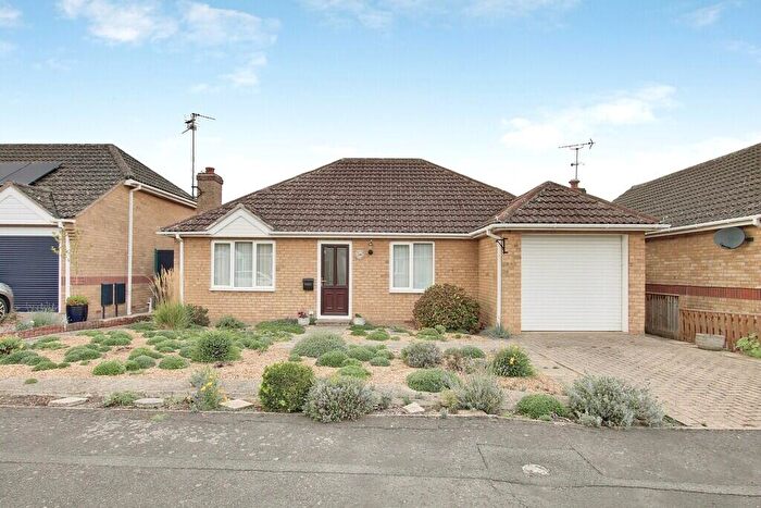 2 Bedroom Detached Bungalow For Sale In Linden Drive, Chatteris, PE16