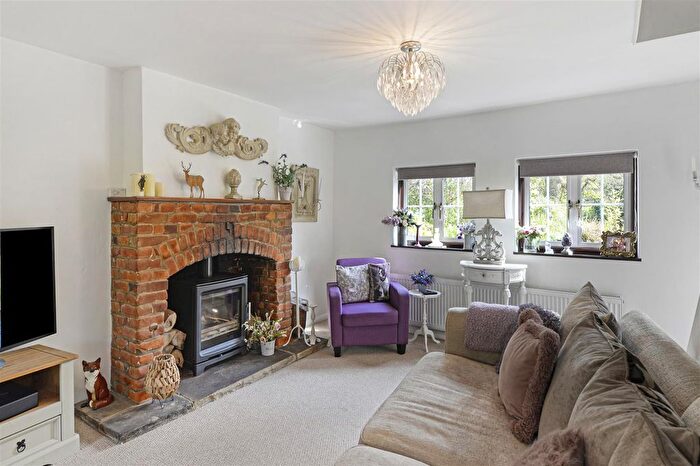 3 Bedroom Cottage For Sale In Addington Green, Addington, West Malling, ME19