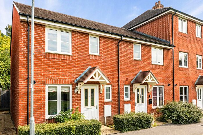 3 Bedroom End Of Terrace House For Sale In Wagstaff Way, Salisbury, SP2