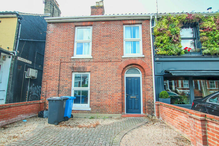 4 Bedroom Semi-Detached House To Rent In Unthank Road, Norwich, NR2