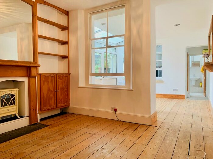 3 Bedroom Apartment To Rent In Waterloo Street, Clifton, BS8