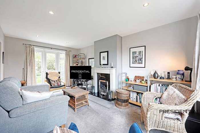 4 Bedroom Detached House For Sale In Marjorams Avenue, Loughton, IG10