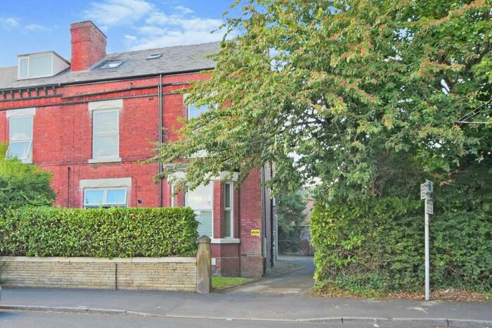 2 Bedroom Apartment To Rent In Lowfield Road, Stockport, Greater Manchester, SK2