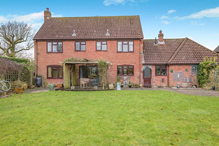 4 Bedroom Detached House For Sale In Bunwell Road, Spooner Row, Wymondham, NR18