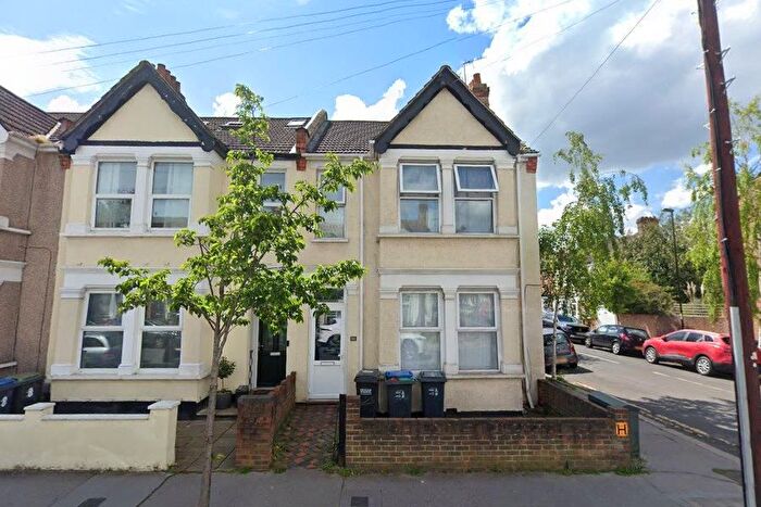 4 Bedroom End Of Terrace House To Rent In Beckford Road, Croydon, CR0
