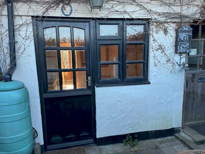 Apartment To Rent In Broadoak - One Bedroom Annexe, DT6