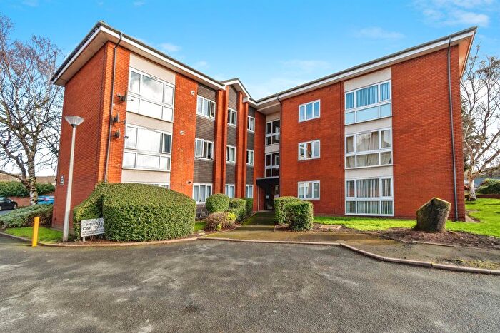 1 Bedroom Flat For Sale In Willingsworth Road, Wednesbury, WS10