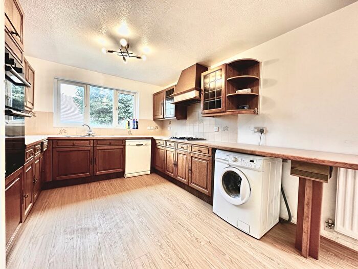 5 Bedroom Detached House To Rent In Primrose Lane, Croydon, CR0