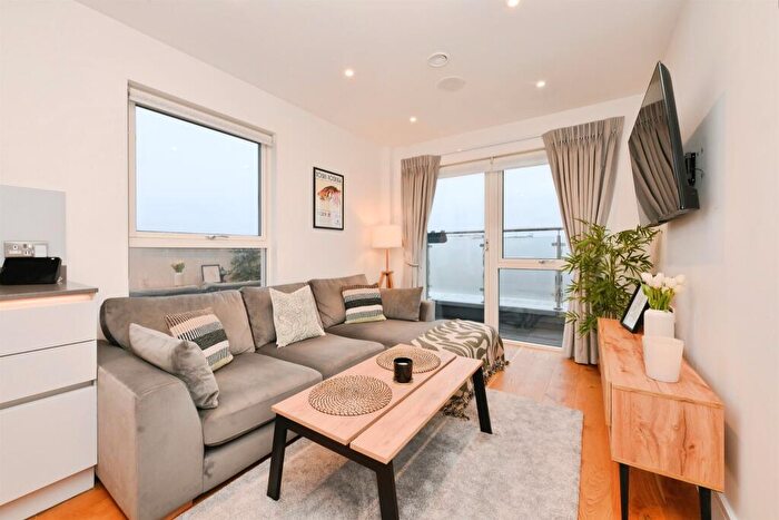 1 Bedroom Flat For Sale In Broadwater Road, Welwyn Garden City, AL7