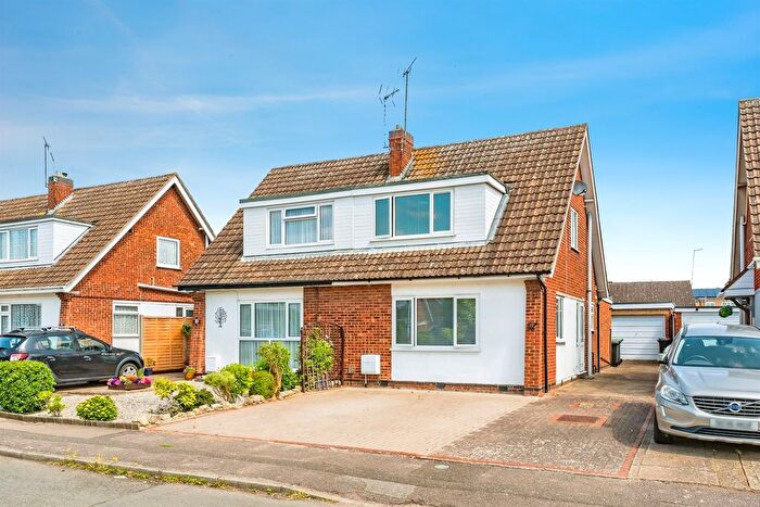 3 Bedroom Semi-Detached House For Sale In Fairoaks Drive, Raunds, Wellingborough, NN9