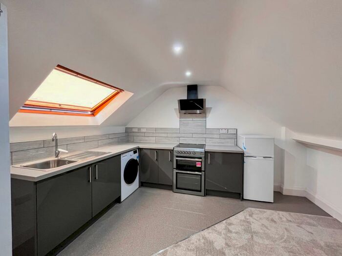 Flat To Rent In Leicester Road, Loughborough, Leicestershire, LE11