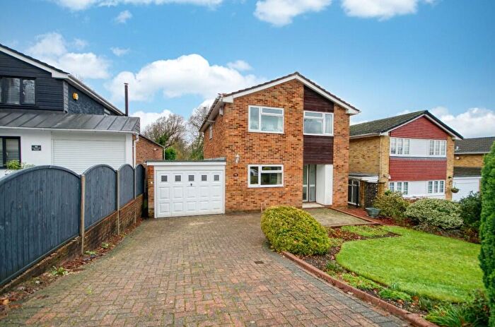 4 Bedroom Detached House For Sale In Chalk Hill, West End, Hampshire, SO18