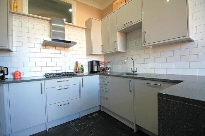 2 Bedroom Apartment To Rent In Lansdown Crescent, Cheltenham, Gloucestershire, GL50
