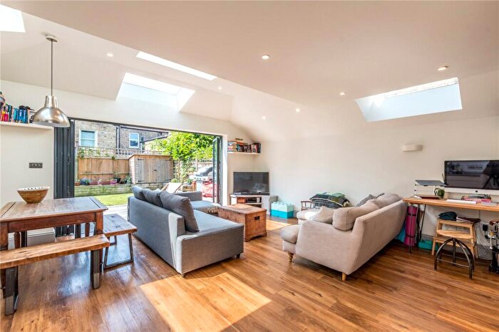 2 Bedroom Apartment To Rent In Worlingham Road, East Dulwich, London, SE22