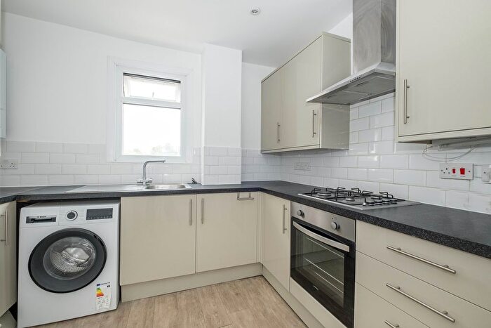 3 Bedroom Maisonette To Rent In Hampton Road, Twickenham, TW2