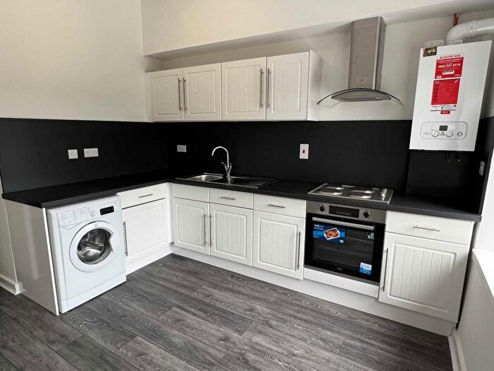 2 Bedroom Flat To Rent In Tollcross Road, Glasgow, G32